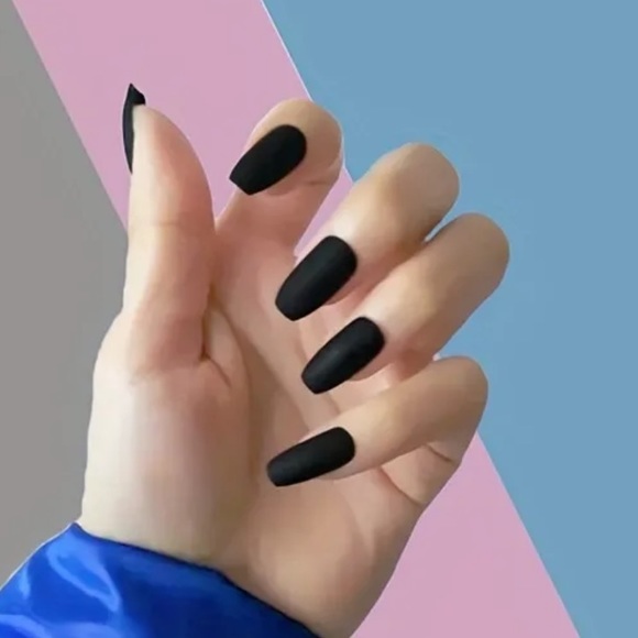 Matte Black Press-On Nails. 💅 can be used more than once. For all occasions. - Picture 2 of 7
